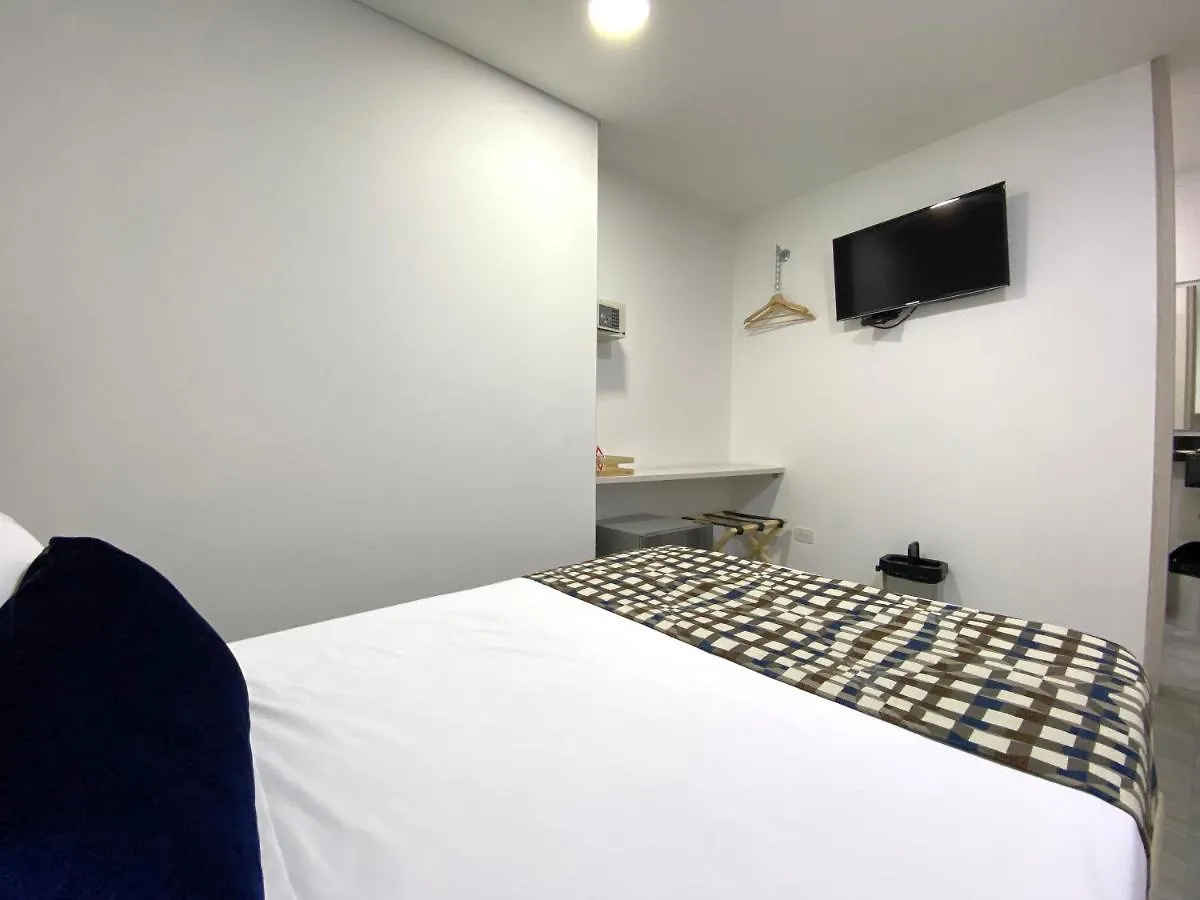 מדיין Seven Inn Hotel