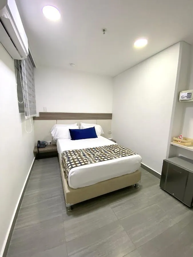 מדיין Seven Inn Hotel